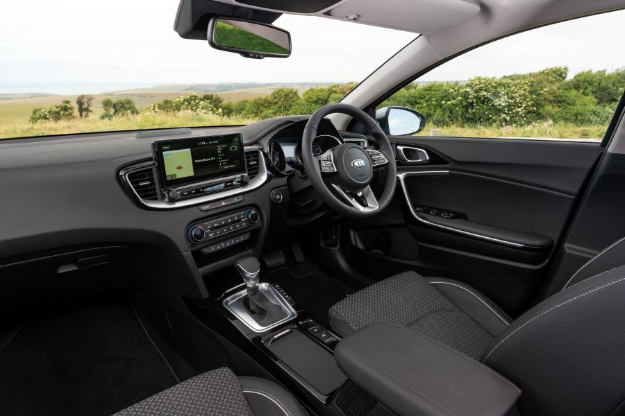 Торпедо Kia XCeed PHEV 2020 года  (UK) (фото 35 из 40)